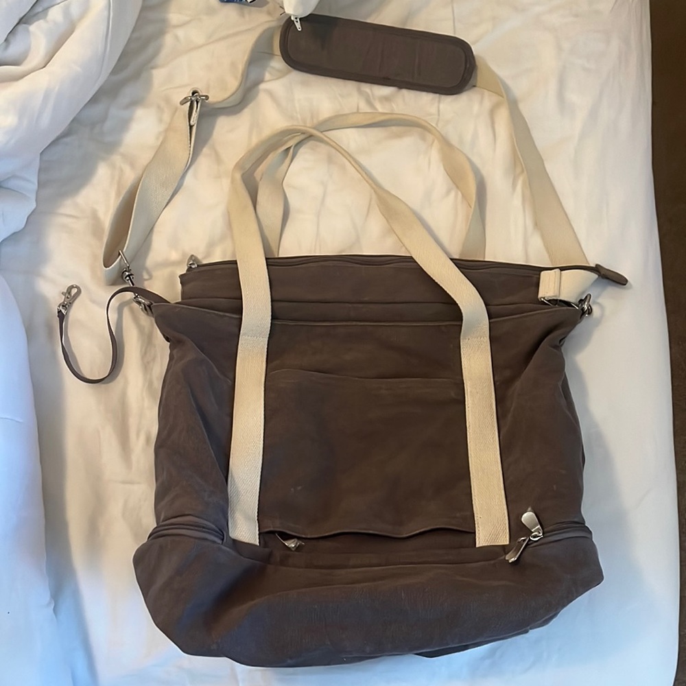 Lo & Sons Catalina Deluxe Tote / weekender/ carryon